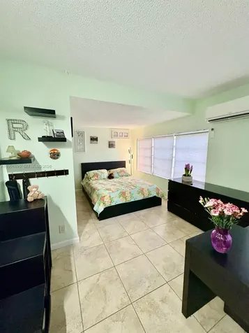 917 N 26th Avenue Hollywood FL 33020