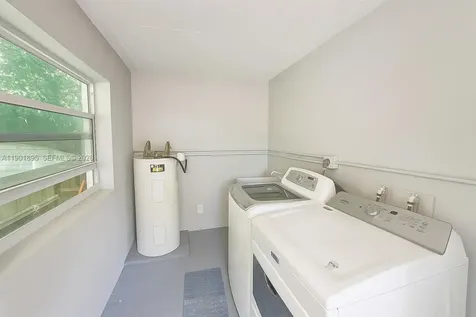 917 N 26th Avenue Hollywood FL 33020
