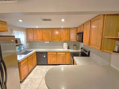 917 N 26th Avenue Hollywood FL 33020