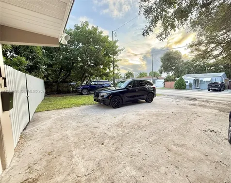 917 N 26th Avenue Hollywood FL 33020
