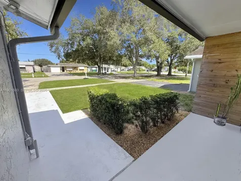 9424 SW 52nd Street Cooper City FL 33328