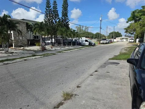 2936 NW 47th Street Miami FL 33142
