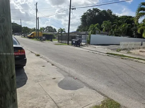 2936 NW 47th Street Miami FL 33142