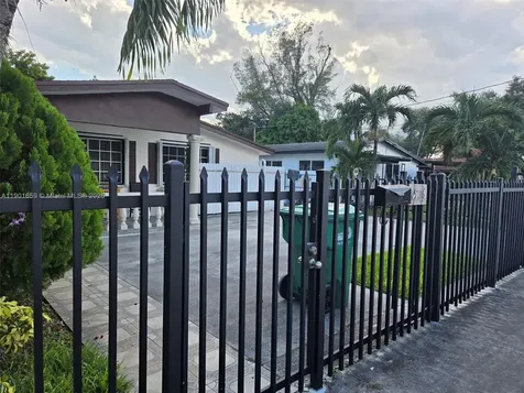 2936 NW 47th Street Miami FL 33142