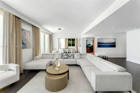 4391 Collins Avenue Miami Beach FL 33140