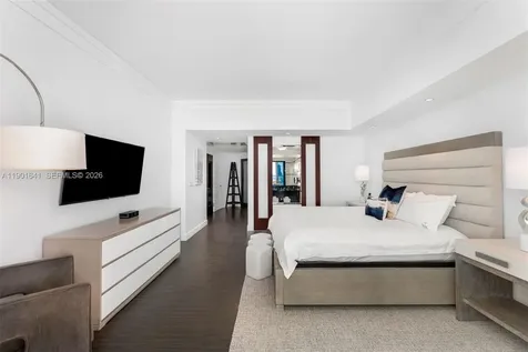 4391 Collins Avenue Miami Beach FL 33140