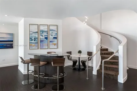 4391 Collins Avenue Miami Beach FL 33140