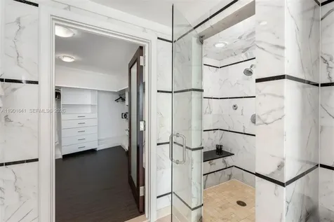 4391 Collins Avenue Miami Beach FL 33140