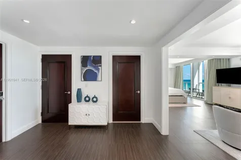 4391 Collins Avenue Miami Beach FL 33140