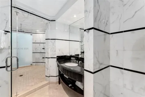 4391 Collins Avenue Miami Beach FL 33140