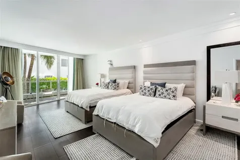 4391 Collins Avenue Miami Beach FL 33140