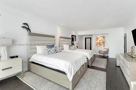 4391 Collins Avenue Miami Beach FL 33140