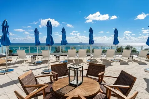 4391 Collins Avenue Miami Beach FL 33140