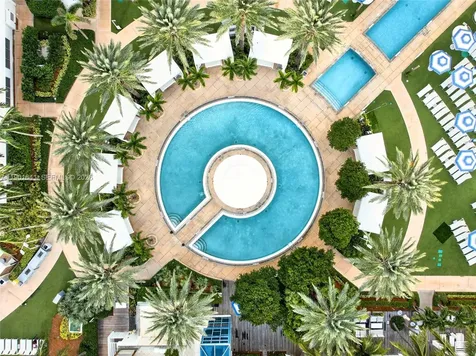 4391 Collins Avenue Miami Beach FL 33140