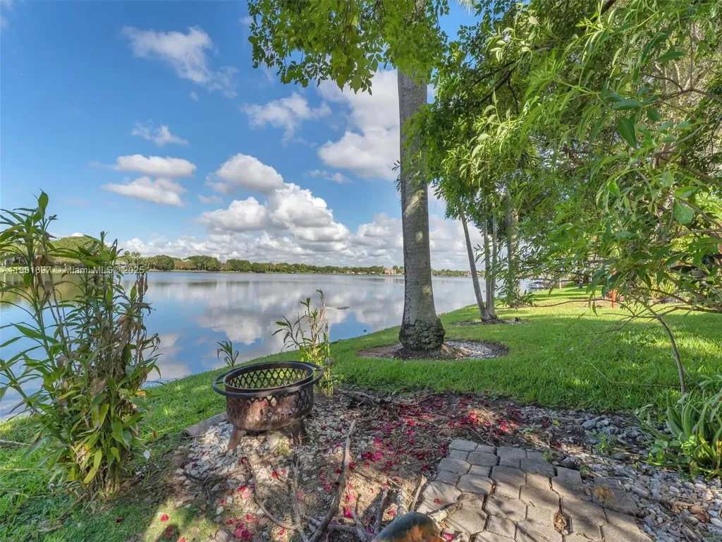 302 NW 120th Drive Coral Springs FL 33071