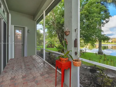 302 NW 120th Drive Coral Springs FL 33071