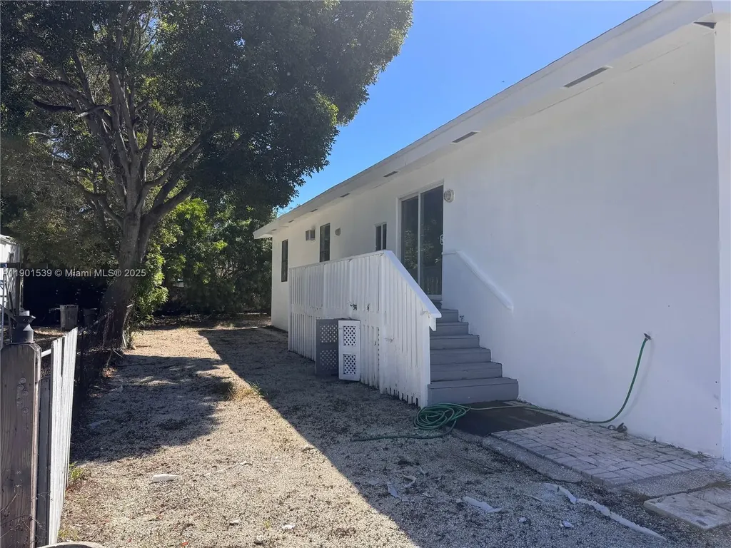 969 Plantation Road Key Largo FL 33037