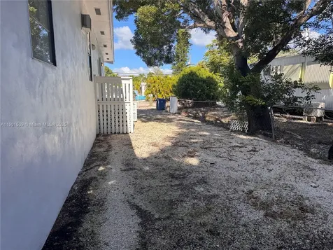 969 Plantation Road Key Largo FL 33037