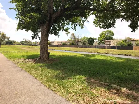 11274 SW 64 Lane Miami FL 33173