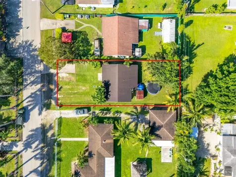 313 NW 12th Street Homestead FL 33030