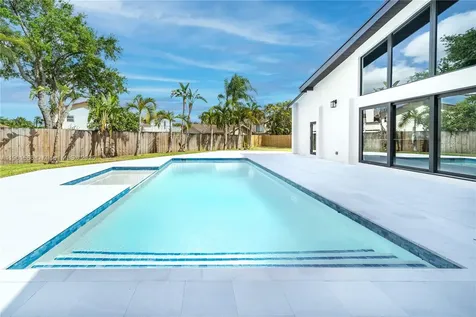 842 W Coco Plum Circle Plantation FL 33324