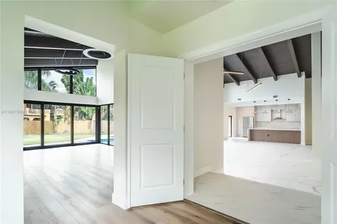 842 W Coco Plum Circle Plantation FL 33324