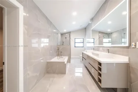 842 W Coco Plum Circle Plantation FL 33324