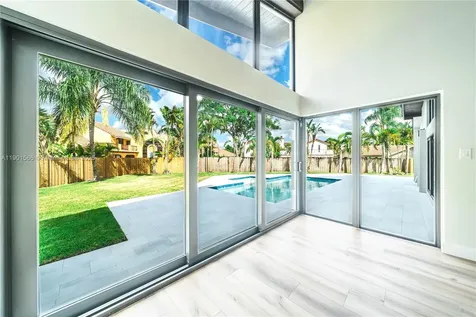 842 W Coco Plum Circle Plantation FL 33324