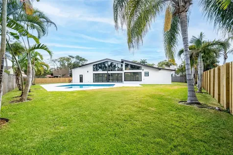 842 W Coco Plum Circle Plantation FL 33324