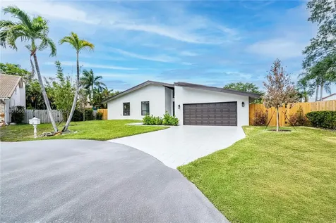 842 W Coco Plum Circle Plantation FL 33324