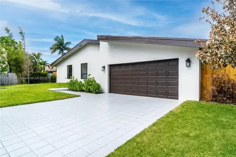 842 W Coco Plum Circle Plantation FL 33324