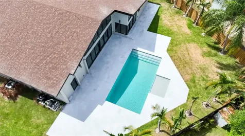 842 W Coco Plum Circle Plantation FL 33324