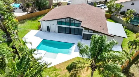 842 W Coco Plum Circle Plantation FL 33324