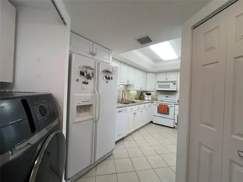 520 Brickell Key Drive Miami FL 33131