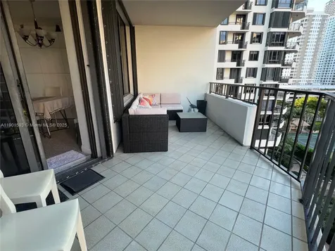 520 Brickell Key Drive Miami FL 33131