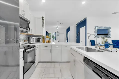 856 SE 16th Court Homestead FL 33034