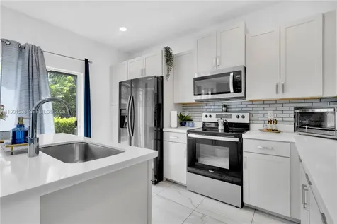 856 SE 16th Court Homestead FL 33034