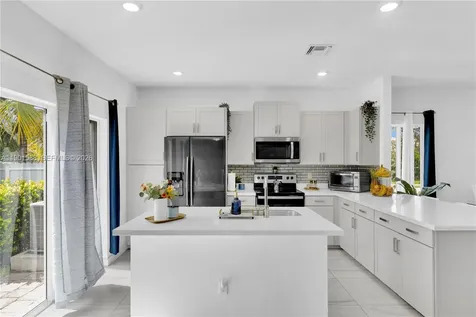 856 SE 16th Court Homestead FL 33034