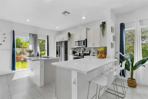 856 SE 16th Court Homestead FL 33034
