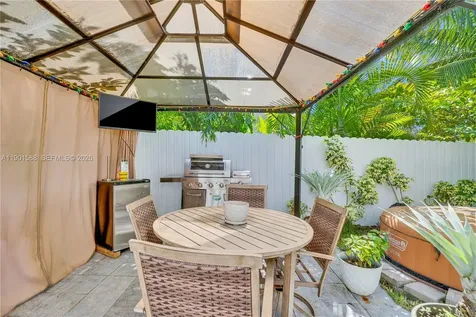 856 SE 16th Court Homestead FL 33034