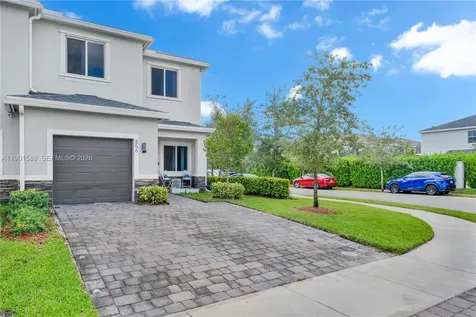 856 SE 16th Court Homestead FL 33034