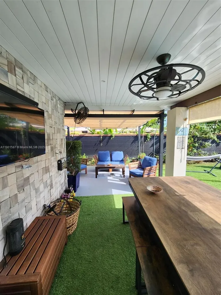 2140 SW 36th Avenue Fort Lauderdale FL 33312
