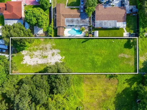 NE 8th Avenue NE 152nd Street North Miami FL 33162