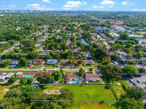 NE 8th Avenue NE 152nd Street North Miami FL 33162