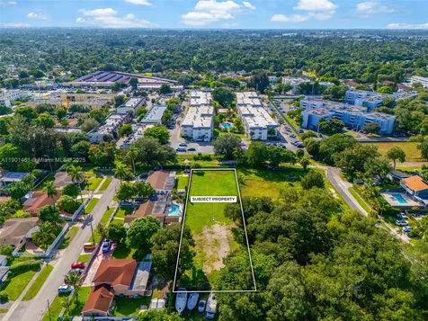 NE 8th Avenue NE 152nd Street North Miami FL 33162