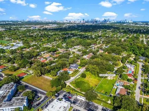 NE 8th Avenue NE 152nd Street North Miami FL 33162