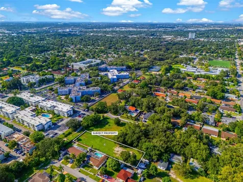 NE 8th Avenue NE 152nd Street North Miami FL 33162