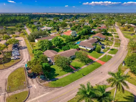10860 SW 124th Road Miami FL 33176