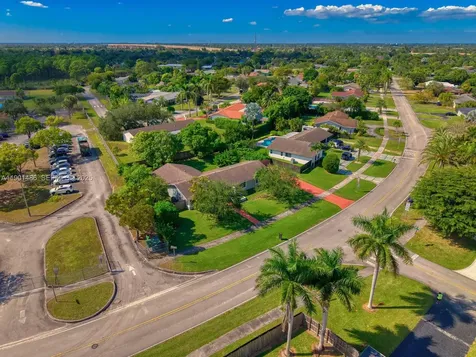 10860 SW 124th Road Miami FL 33176