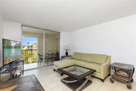 8900 Washington Boulevard Pembroke Pines FL 33025